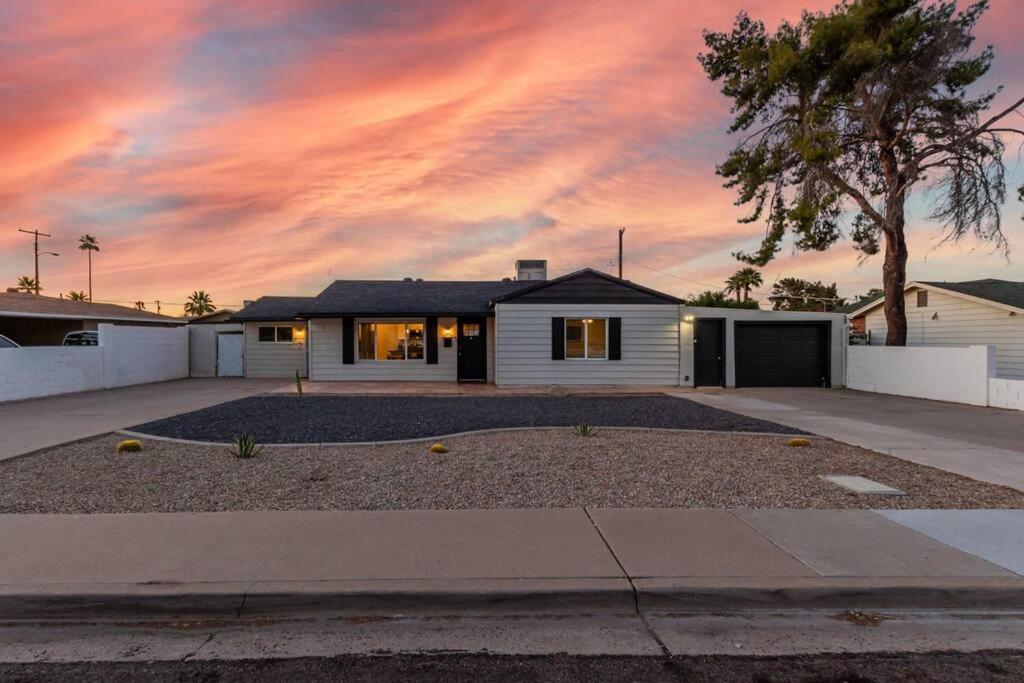 New Midtown Modern Studio With Backyard Phoenix Eksteriør bilde